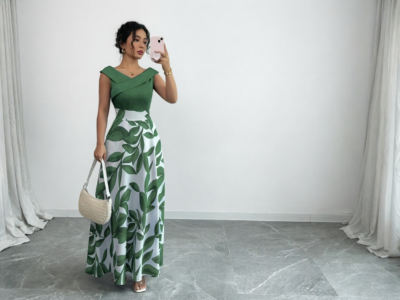 Vestido Maxi Evasê Verde Botânico com Decote