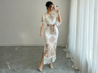 Vestido Midi Estampado Paisley com Detalhes