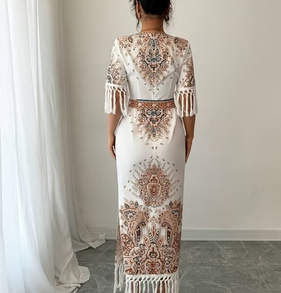 Vestido Midi Estampado Paisley com Detalhes