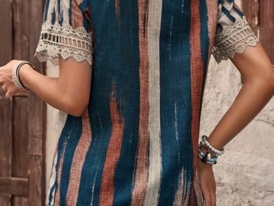 Blusa Feminina Vintage com Listras e Renda Guipure