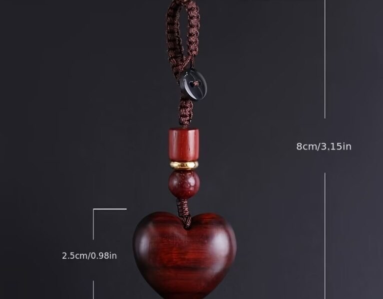 Chaveiro Coração de Madeira Sândalo Artesanal