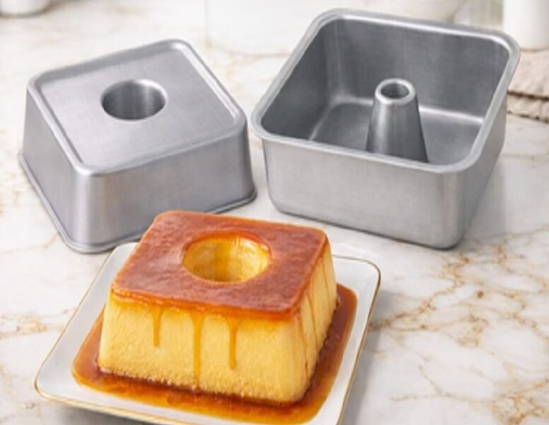 Kit Faqueiro Inox Dourado 24Pçs + Forma Pudim Quadrada
