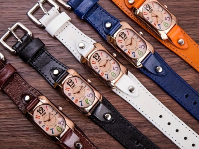 Relógio Vintage Charmoso – Explosão de Cores e Estilo Retrô