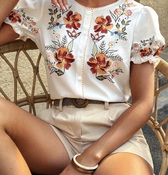 Blusa Cardigã Feminina Floral com Botões e Manga Princesa – Estilo Boho Chic