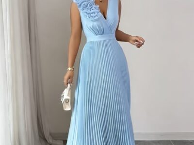 Aluguel de Luxo - Vestido Longo Azul com Escultura Floral 3D