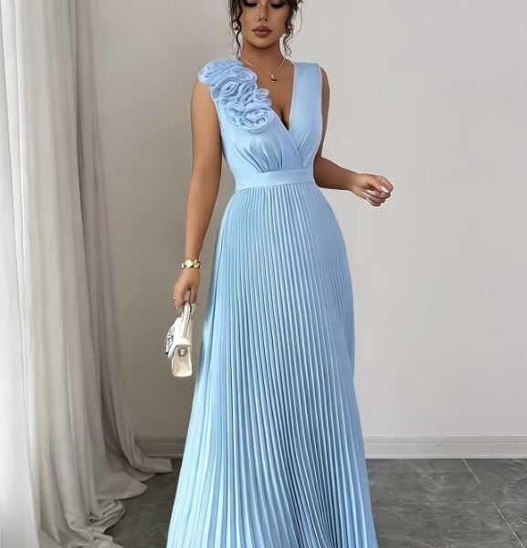 Aluguel de Luxo - Vestido Longo Azul com Escultura Floral 3D