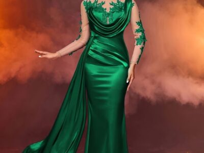 Aluguel de Vestido Sereia Verde Esmeralda com Renda e Cauda