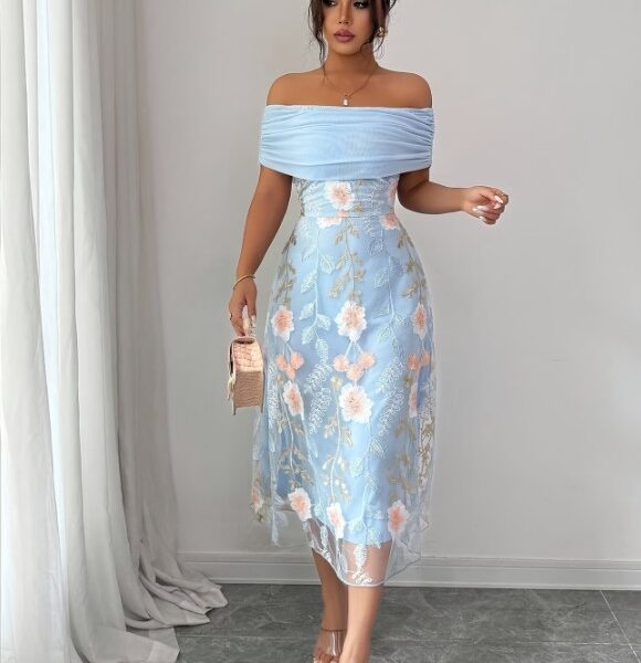 Vestido de Festa Azul Serenity com Bordados Florais e Decote Ombro a Ombro