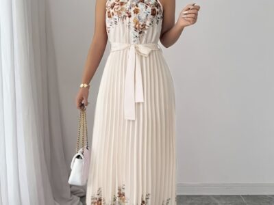 Vestido Maxi Plissado Off-White com Estampa Floral e Gola Halter