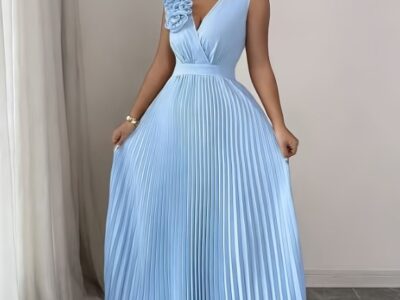 Aluguel de Luxo - Vestido Longo Azul com Escultura Floral 3D