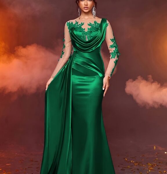 Aluguel de Vestido Sereia Verde Esmeralda com Renda e Cauda