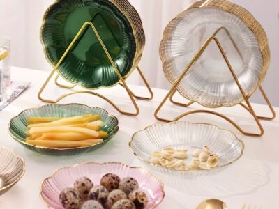 Aluguel Pratos Creme com Formato de Pétala e Borda Dourada - 8 Unidades