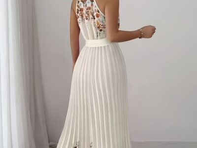 Vestido Maxi Plissado Off-White com Estampa Floral e Gola Halter