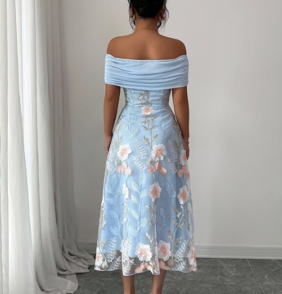 Aluguel de Vestido Midi Azul Floral – Romantismo em Cada Ponto