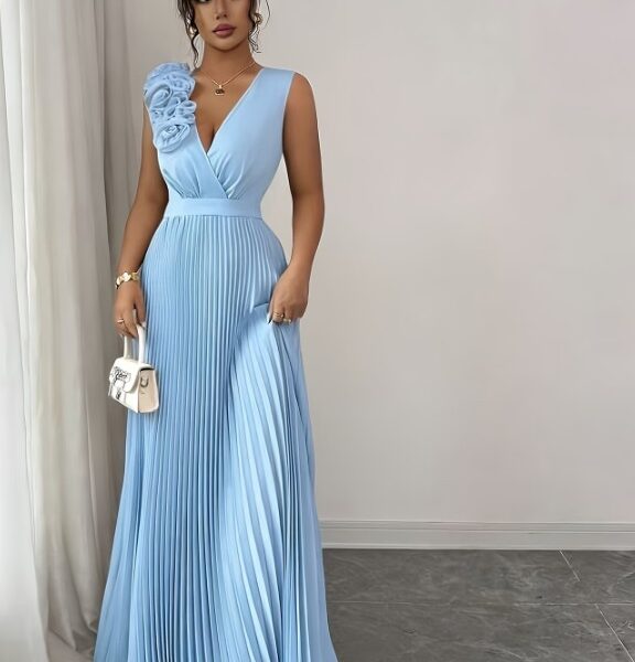 Aluguel de Luxo - Vestido Longo Azul com Escultura Floral 3D