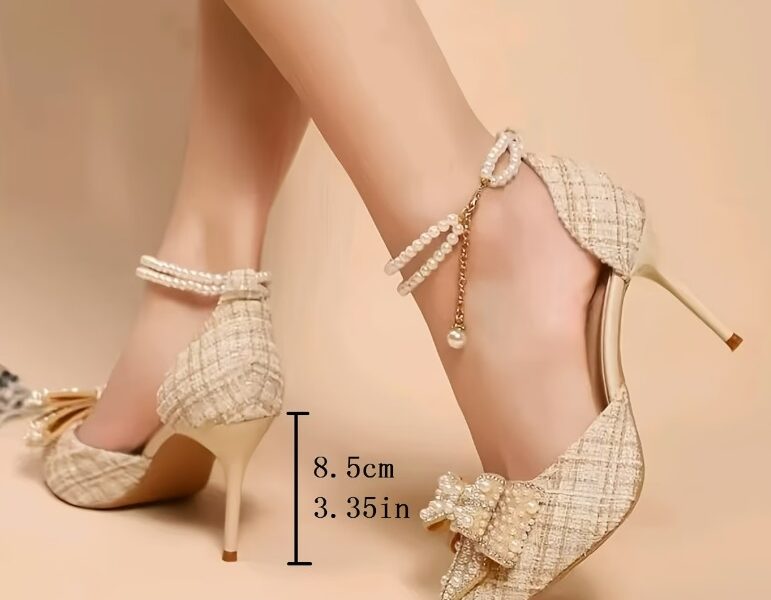 Aluguel de Stiletto Off-White com Laço Nobre e Tornozeleira