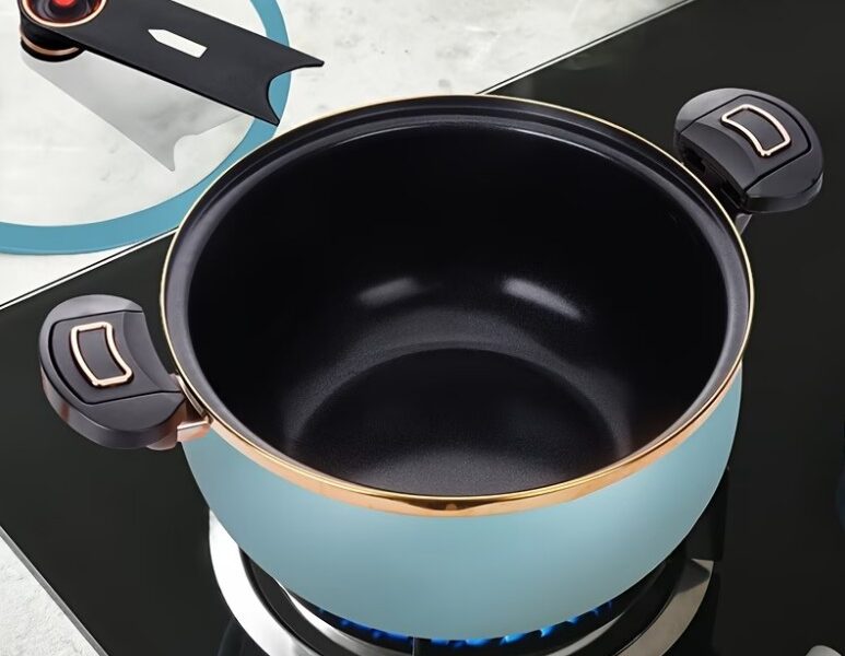 Caçarola Abóbora Design 7 L – A Elegância que sua Mesa de Jantar Merece