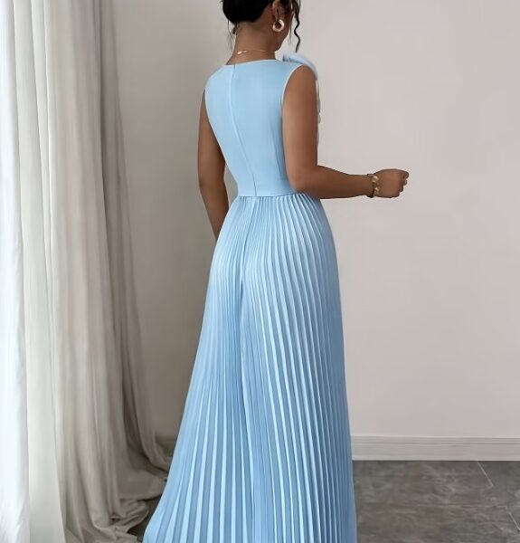 Aluguel de Luxo - Vestido Longo Azul com Escultura Floral 3D