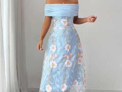 Aluguel de Vestido Midi Azul Floral – Romantismo em Cada Ponto