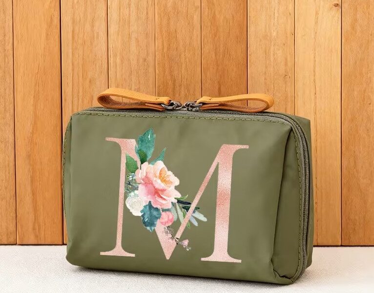 Necessaire Personalizada Inicial e Flor Maquiagem