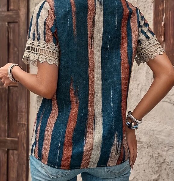 Blusa Feminina Vintage com Listras e Renda Guipure