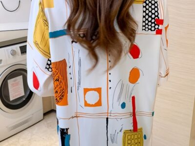 Camisa Feminina Manga Longa Estampa Abstrata