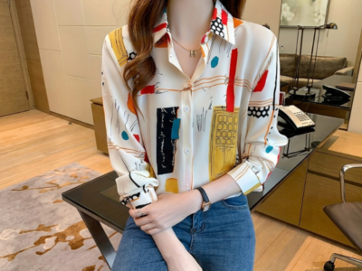 Camisa Feminina Manga Longa Estampa Abstrata