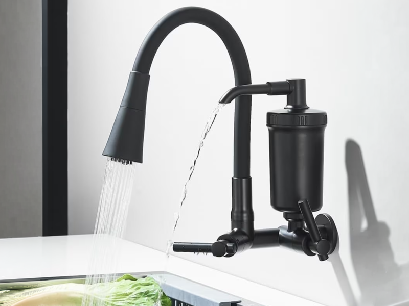 Torneira Gourmet de Parede Preta Flexível com Filtro