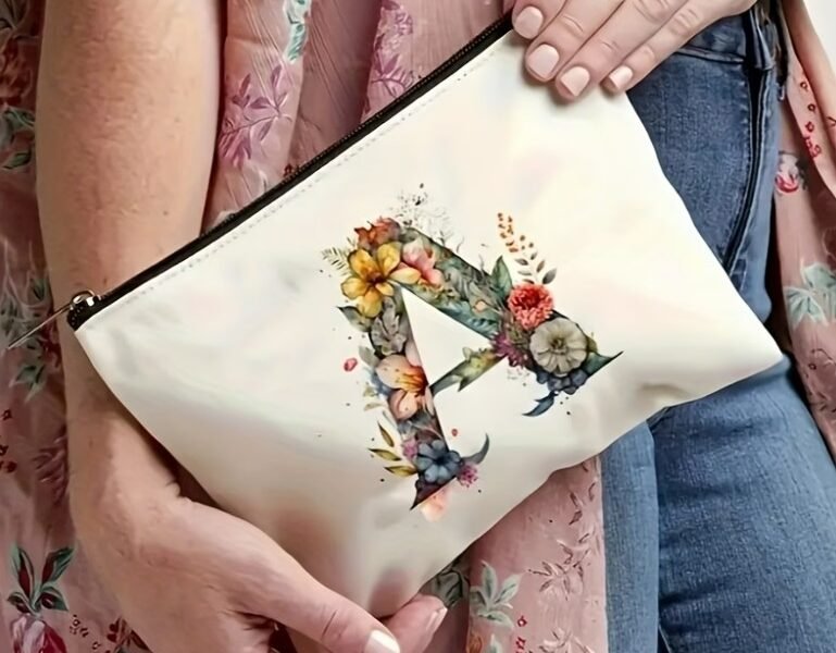 Necessaire Feminina Letra M Floral Bolsa de Maquiagem